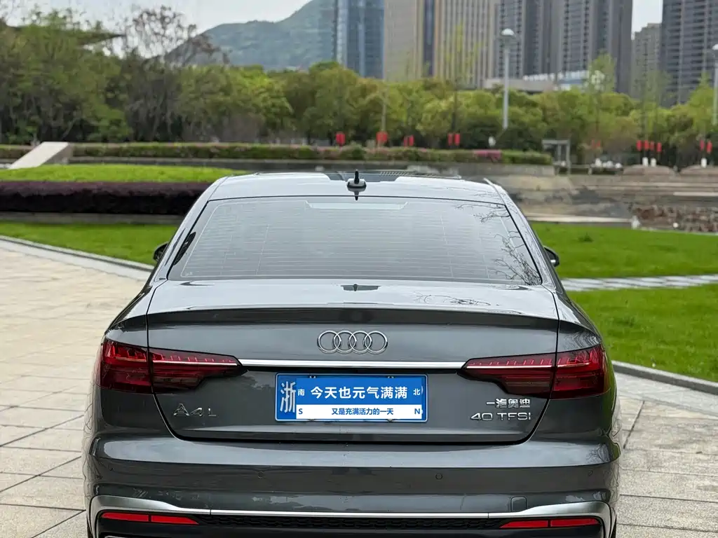 Audi A4L 2022 40 TFSI Fashionable and Dynamic купить на сайте DeffCars