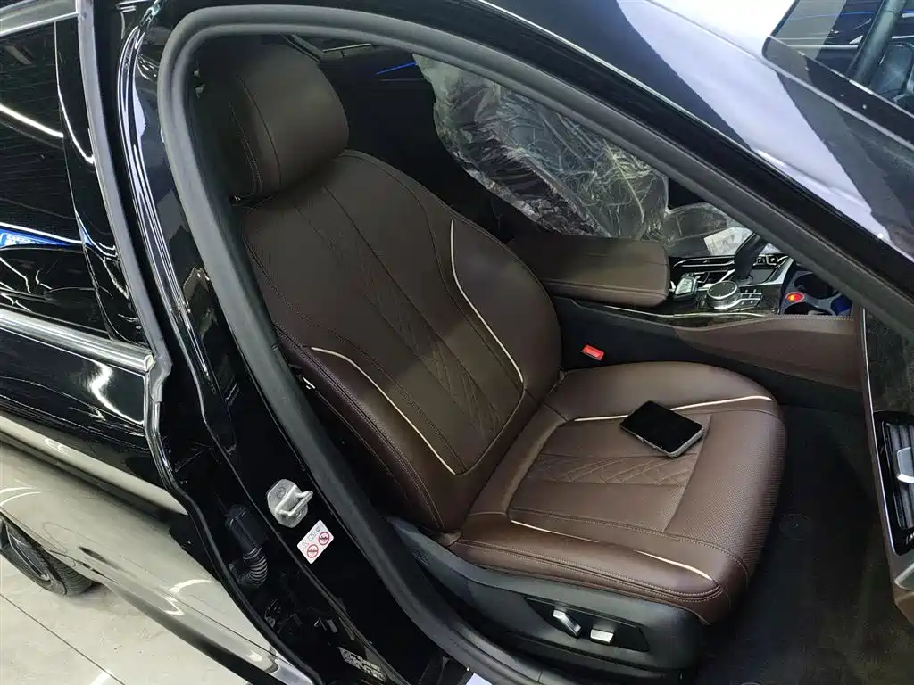 BMW 5 Series 2021 525Li M Sports Package купить на сайте DeffCars