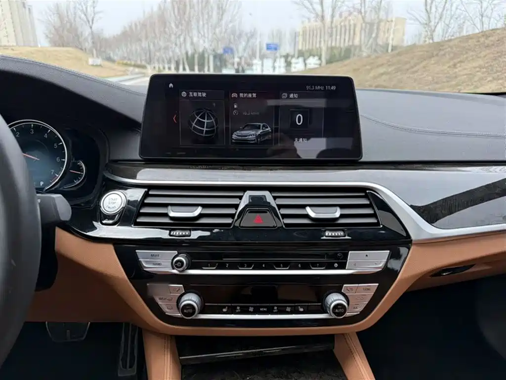 BMW 5 Series 2018 facelift 530Li leading M sports package купить на сайте DeffCars