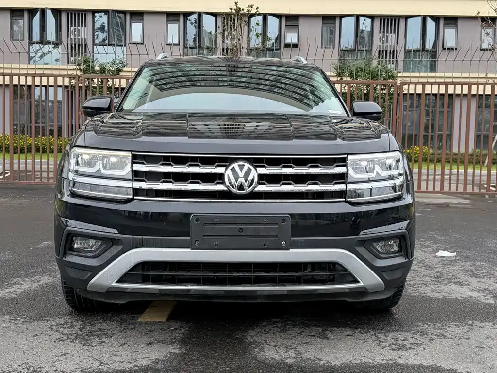 Touron 2017 380TSI four-wheel drive comfort version купить на сайте DeffCars