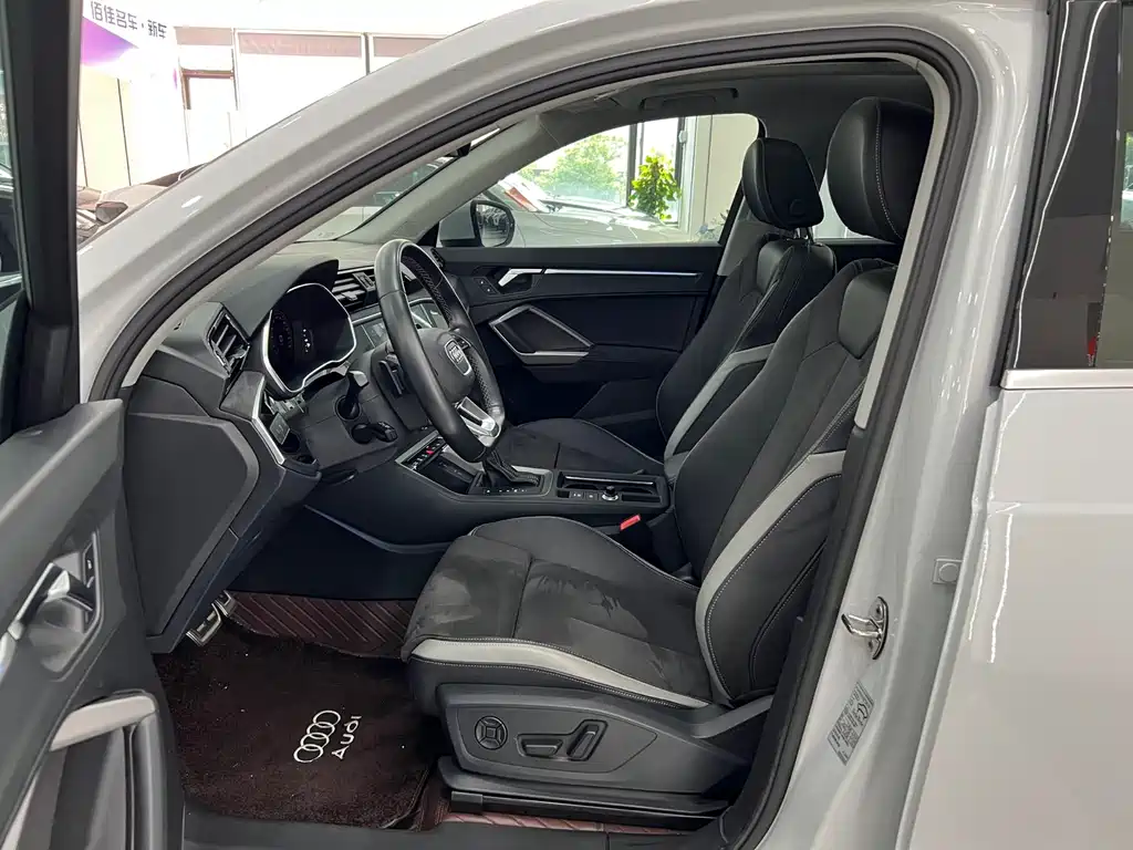 Audi Q3 2022 40 TFSI fashionable and dynamic купить на сайте DeffCars