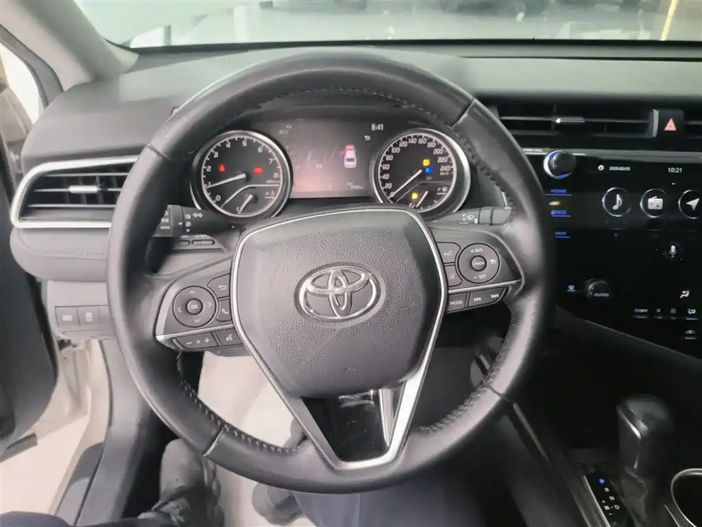 Camry 2019 2.0G Deluxe Edition National VI купить на сайте DeffCars
