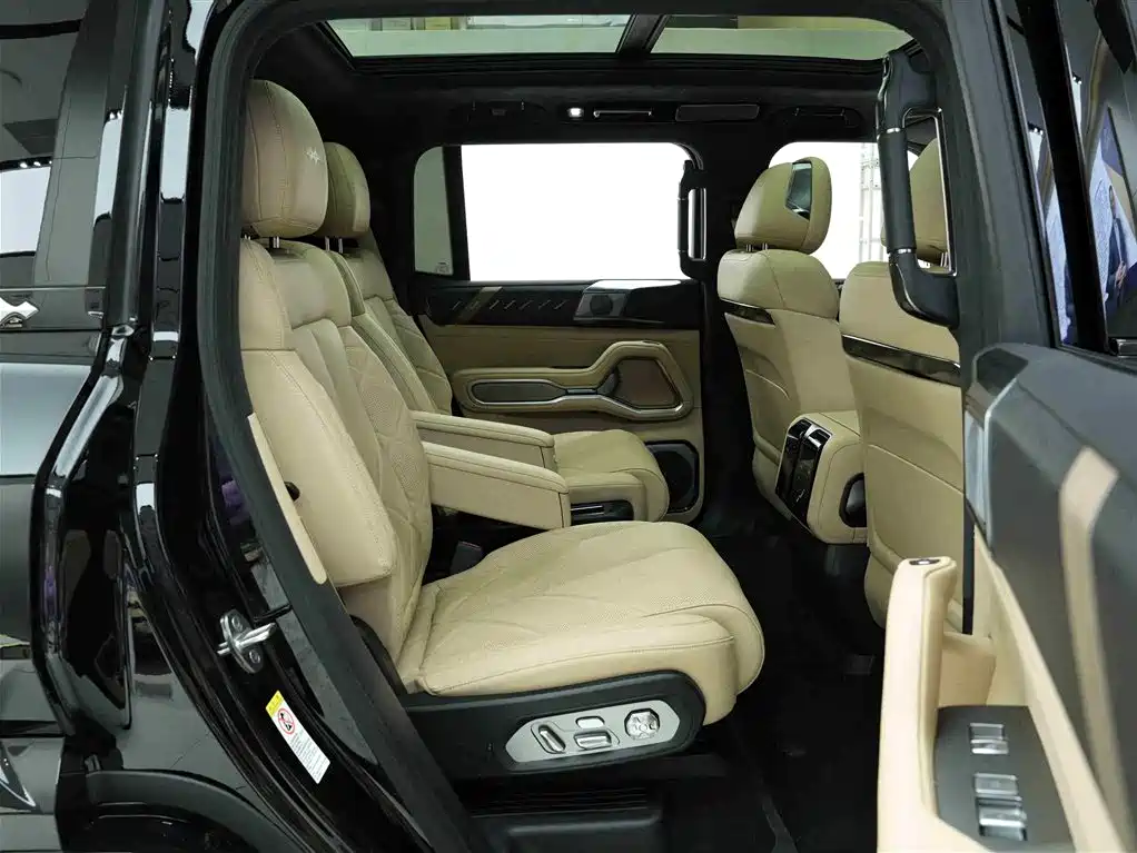 Leopard 8 2025 Zhiyong flagship version 6 seats купить на сайте DeffCars