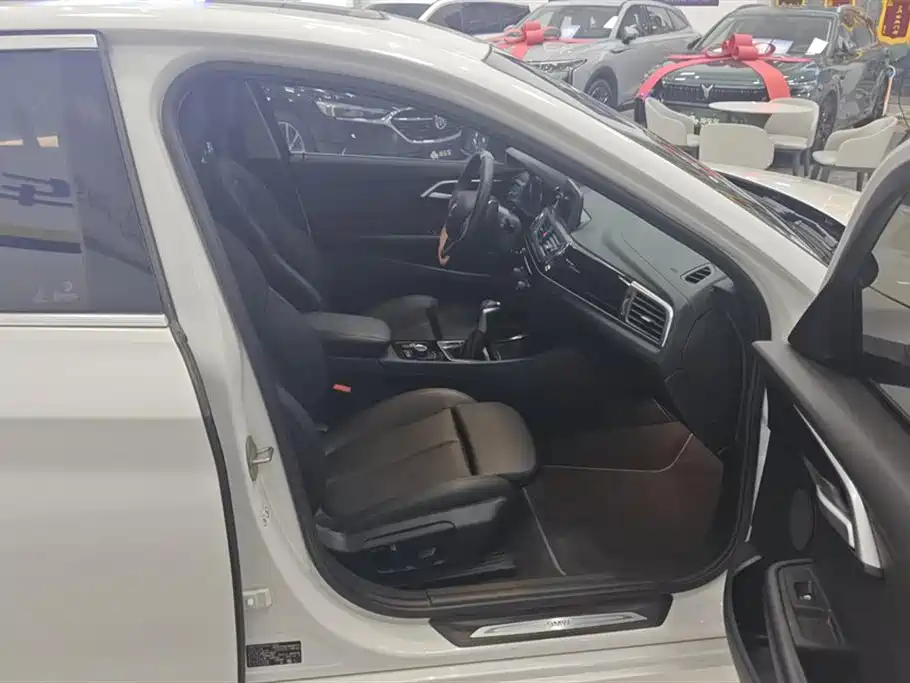 BMW 1 Series 2018 118i Sports купить на сайте DeffCars