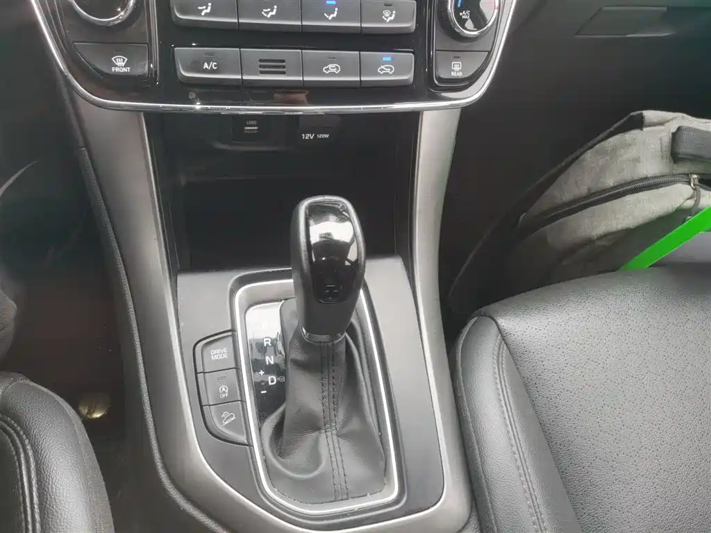 Beijing Hyundai ix35 2019 2.0L automatic two-wheel drive Zhiyong·Enjoy Edition National V купить на сайте DeffCars