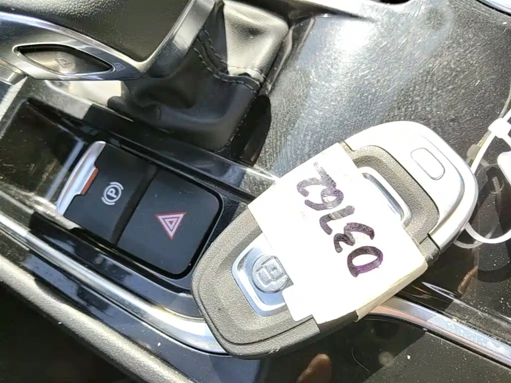 Hongqi E-QM5 2022 431km Charging Enjoyment Edition купить на сайте DeffCars