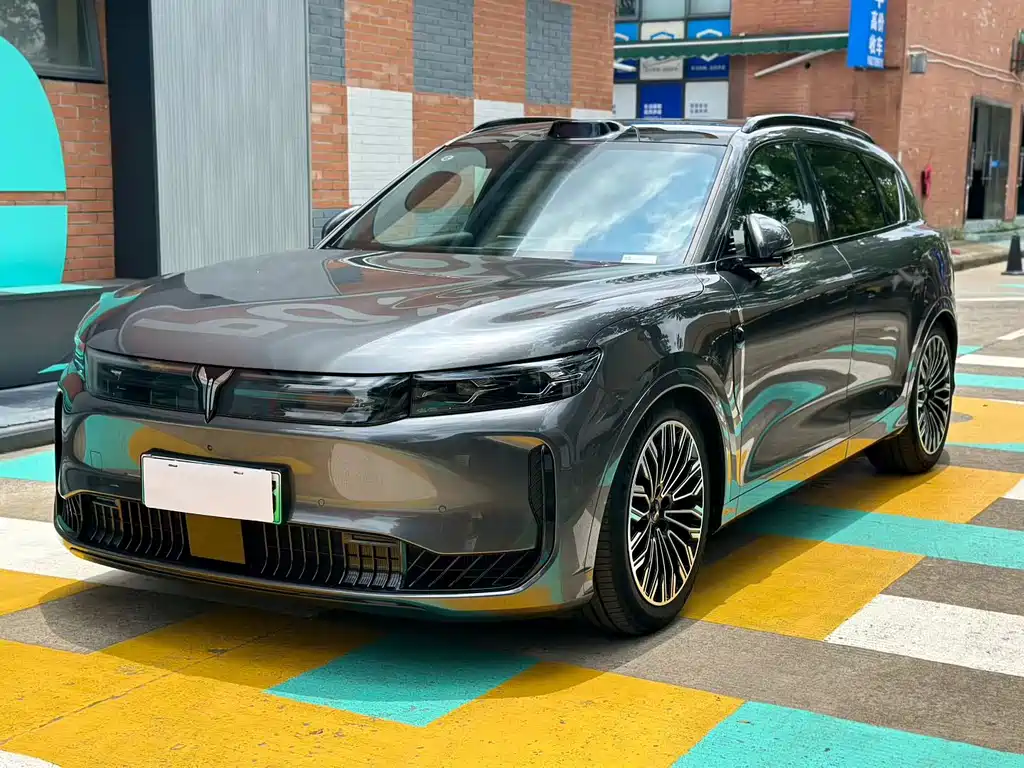 Lantu FREE 2025 FREE+ four-wheel drive Qiankun version купить на сайте DeffCars
