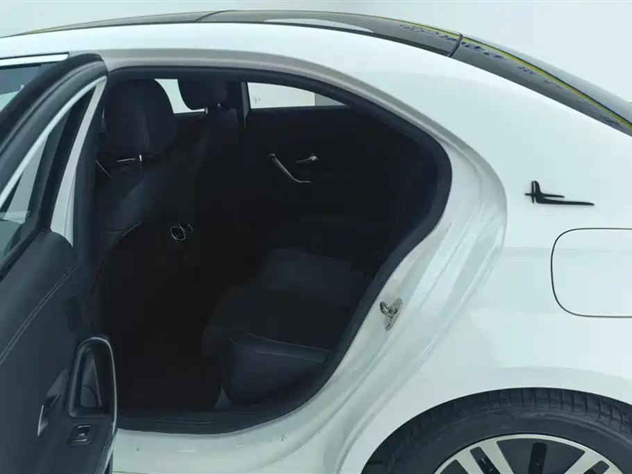 Mercedes-Benz A-Class 2019 A 180 L Sports Sedan купить на сайте DeffCars