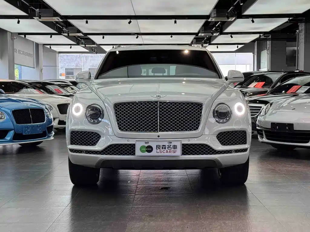 Bentayga 2018 4.0T V8 купить на сайте DeffCars