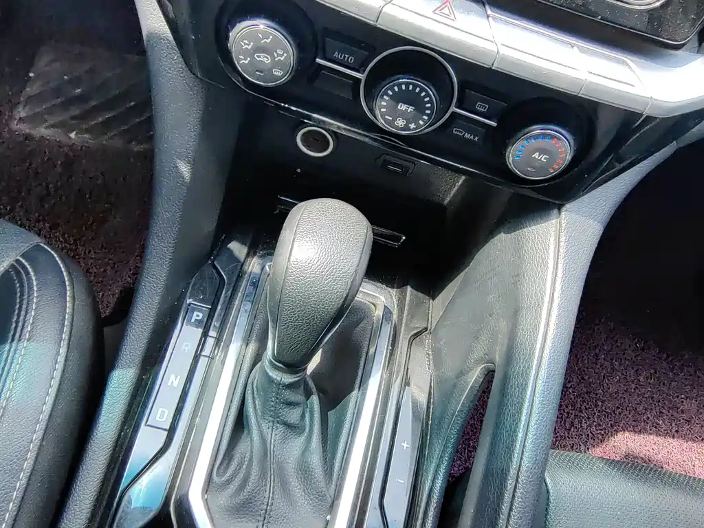 Yusheng S350 2017 2.0T automatic two-wheel drive diesel luxury sunroof version 5 seats купить на сайте DeffCars