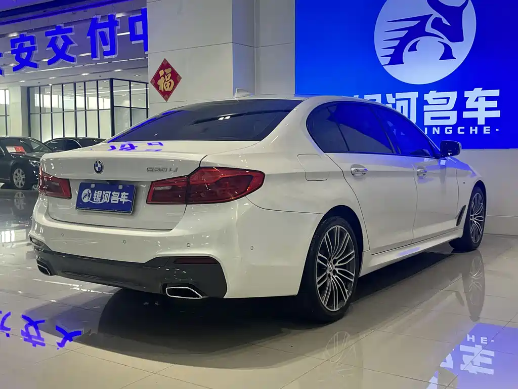 BMW 5 Series 2018 530Li Leading M Sports Package купить на сайте DeffCars