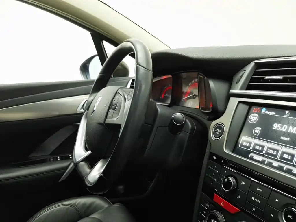 DS 5LS 2014 1.6T Deluxe Edition THP160 купить на сайте DeffCars