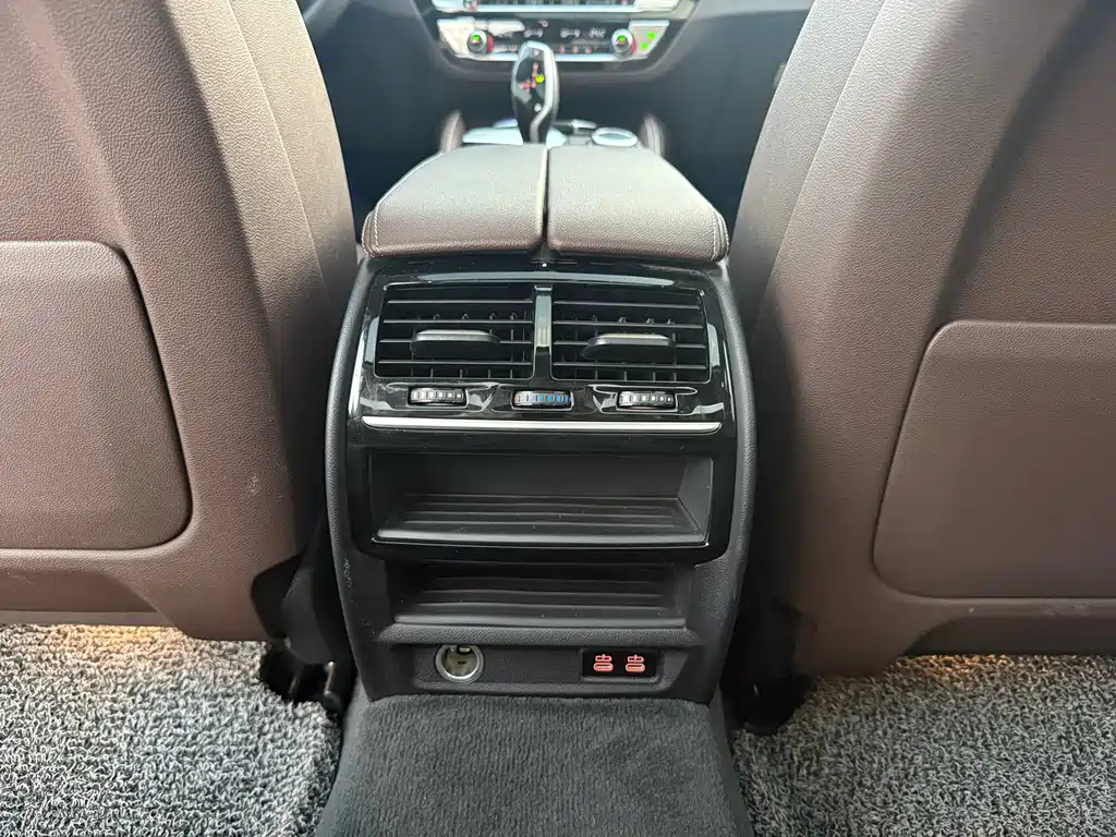 BMW 5 Series 2022 530Li Leading Luxury Package купить на сайте DeffCars