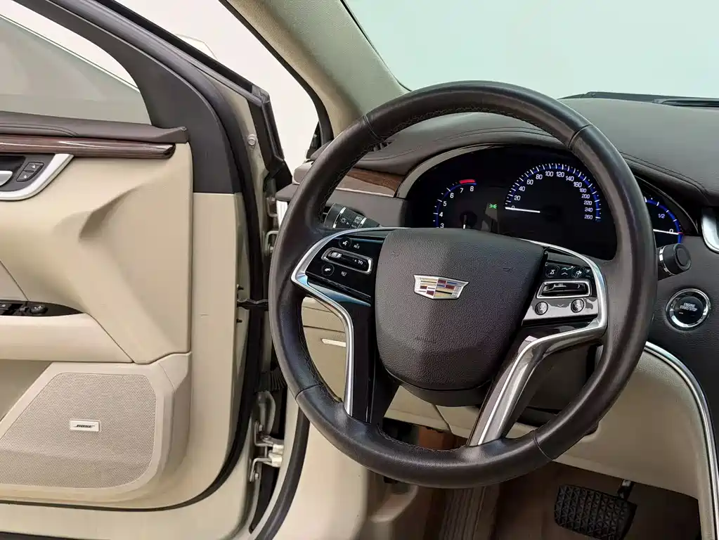 Cadillac XTS 2016 28T Elite купить на сайте DeffCars