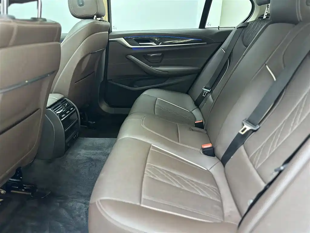 BMW 5 Series 2022 facelift 525Li luxury package купить на сайте DeffCars