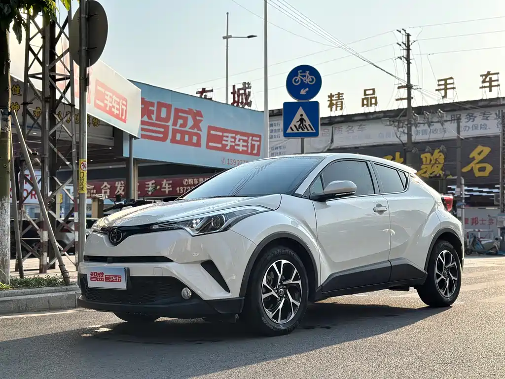 Toyota C-HR 2020 2.0L Leading Edition купить на сайте DeffCars