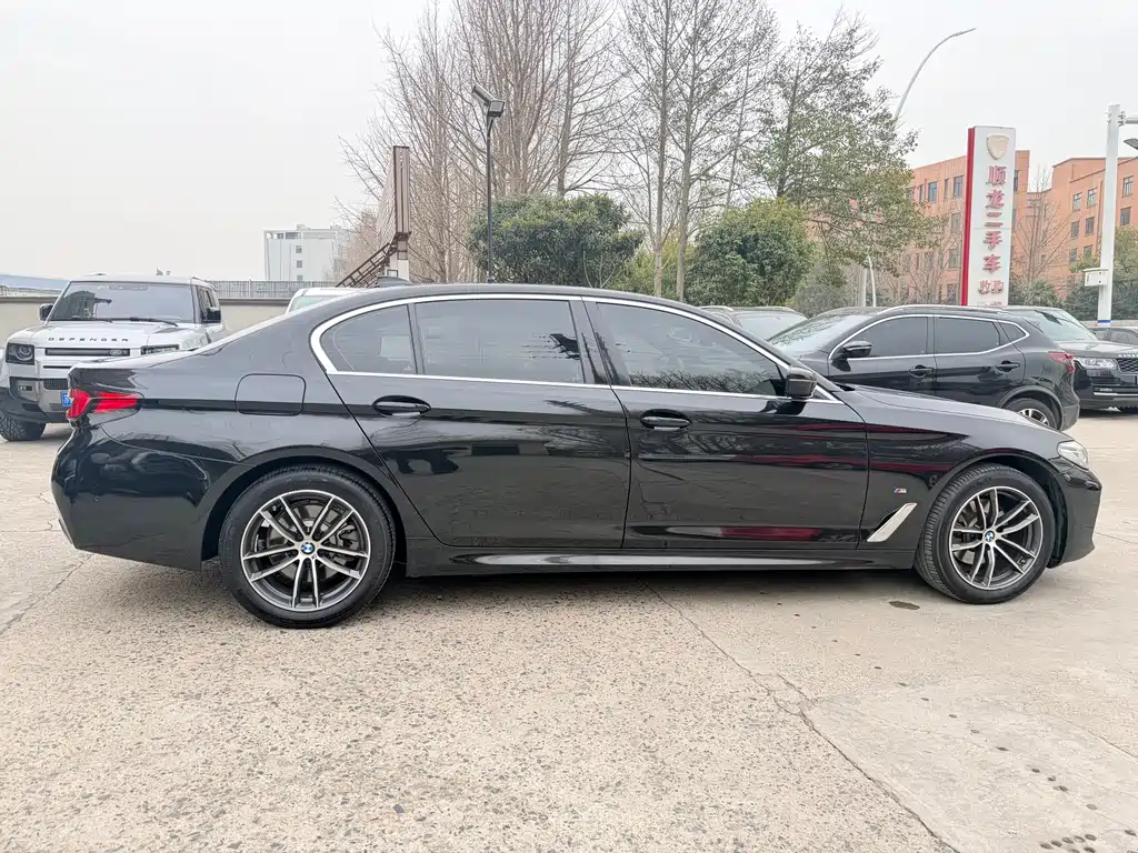 BMW 5 Series 2021 525Li M Sports Package купить на сайте DeffCars