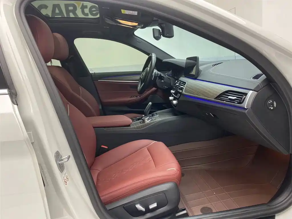 BMW 5 Series 2022 facelift 530Li leading M sports package купить на сайте DeffCars