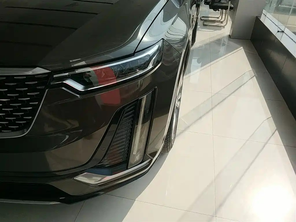 Cadillac XT6 2020 28T six-seat luxury model купить на сайте DeffCars