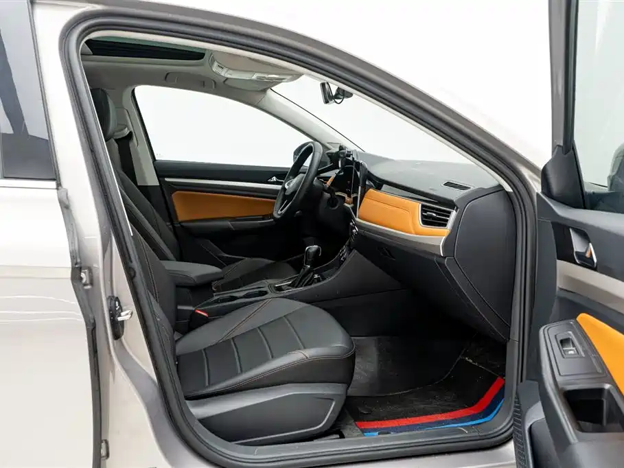 Bora 2023 200TSI DSG Smart Travel Edition купить на сайте DeffCars