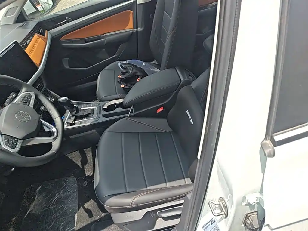 Bora 2025 facelift 200TSI DSG Yuexing Navigation Edition купить на сайте DeffCars
