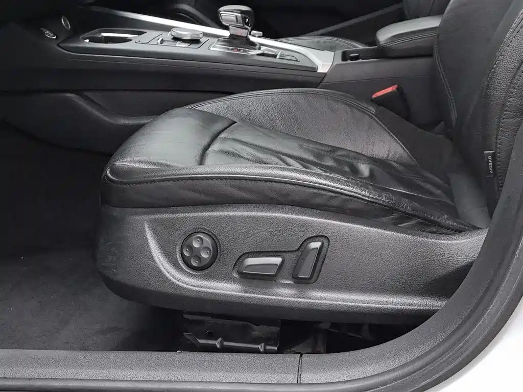 Audi A4L 2019 40 TFSI Fashion Type National V купить на сайте DeffCars