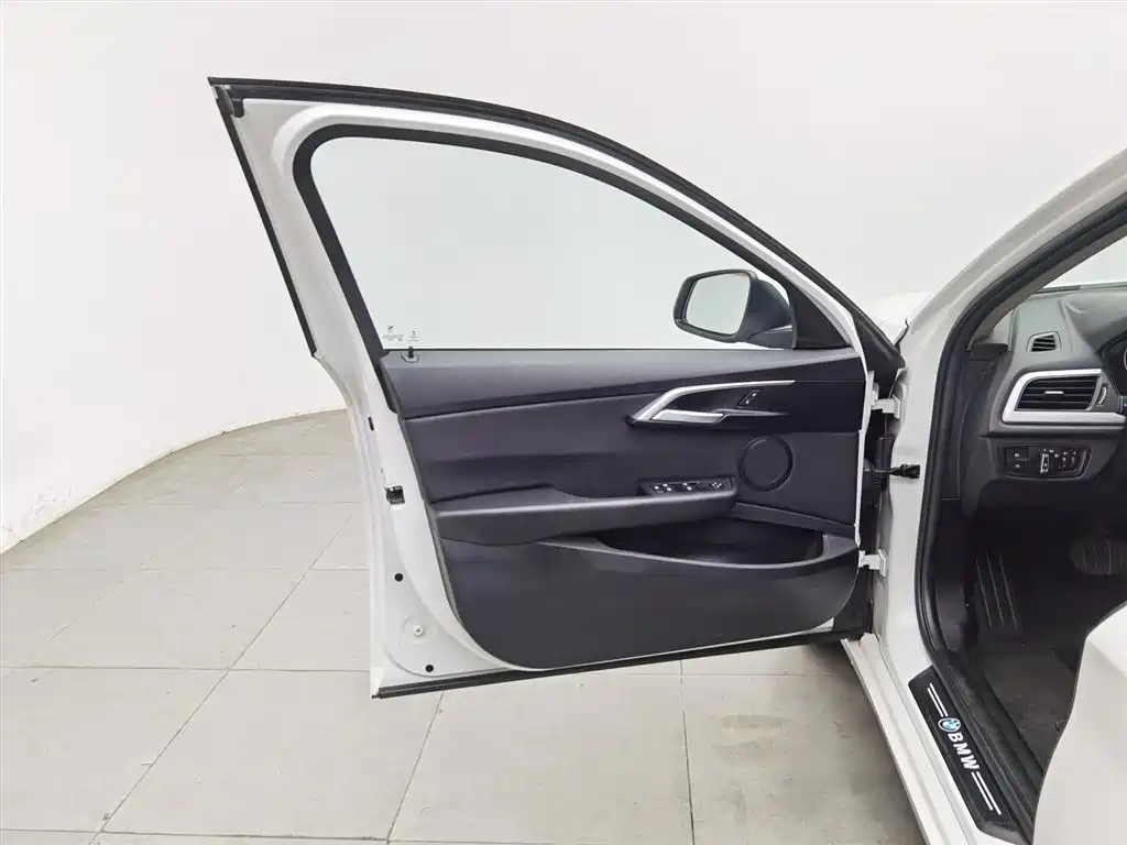 BMW 1 Series 2018 facelift 118i fashion model купить на сайте DeffCars