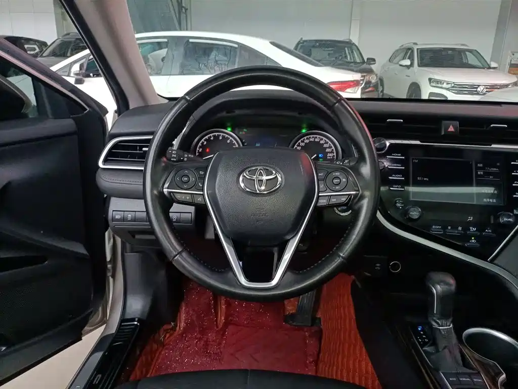 Camry 2018 2.5G Deluxe Edition купить на сайте DeffCars