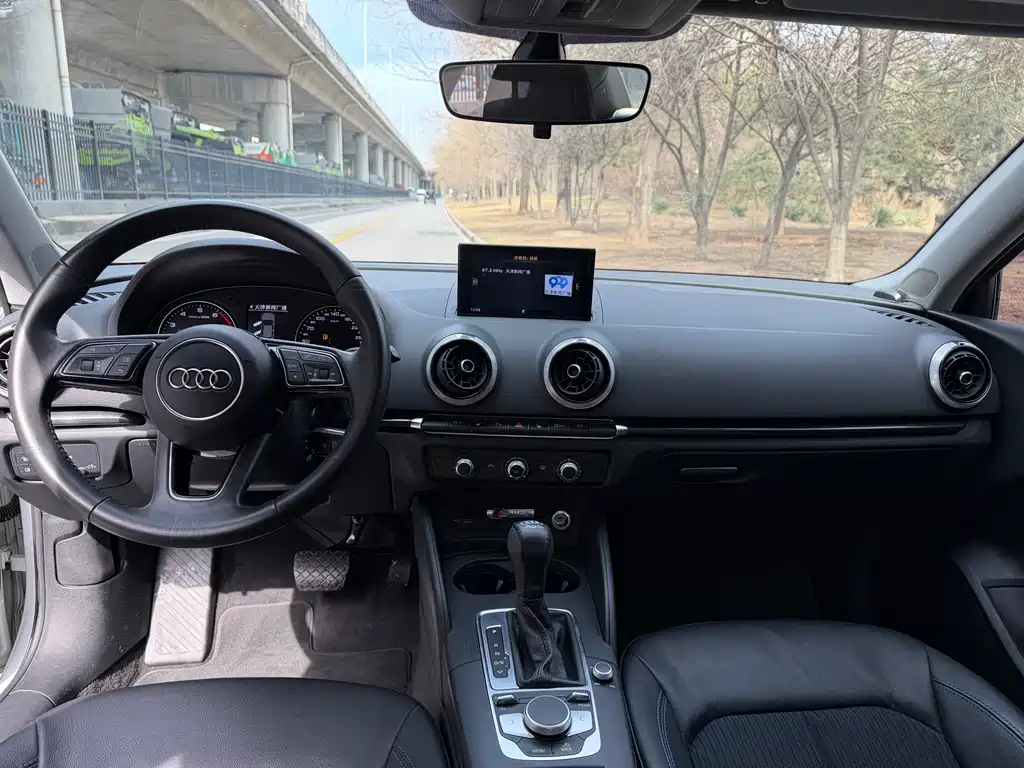 Audi A3 2018 30th Anniversary Limousine 35 TFSI Fashion купить на сайте DeffCars