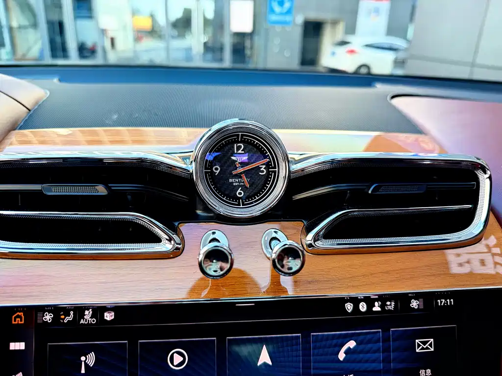 Bentayga 2021 4.0T V8 купить на сайте DeffCars