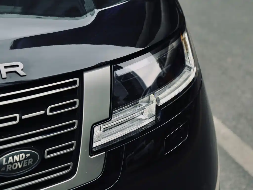 Range Rover 2023 3.0 L6 400PS Extended Edition купить на сайте DeffCars