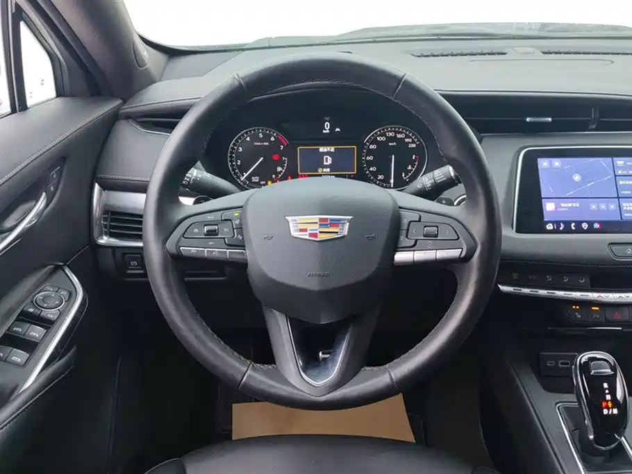 Cadillac XT4 2022 28T two-wheel drive luxury model купить на сайте DeffCars