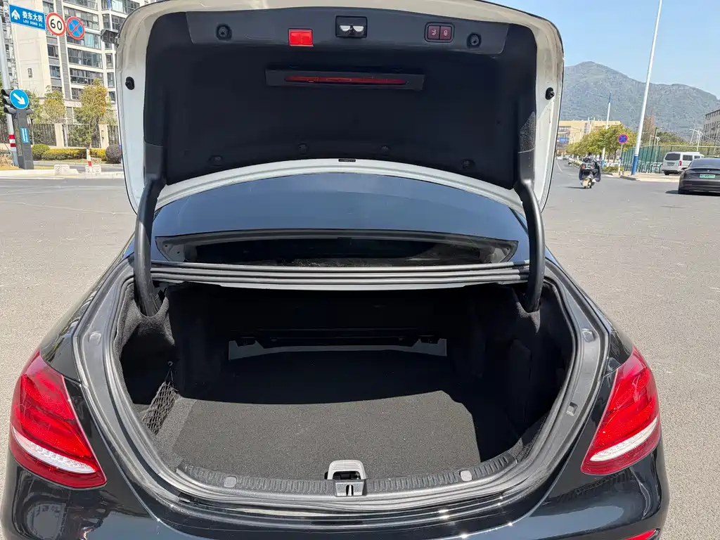 Mercedes-Benz E-Class 2019 E 300 L Sporty and Stylish купить на сайте DeffCars