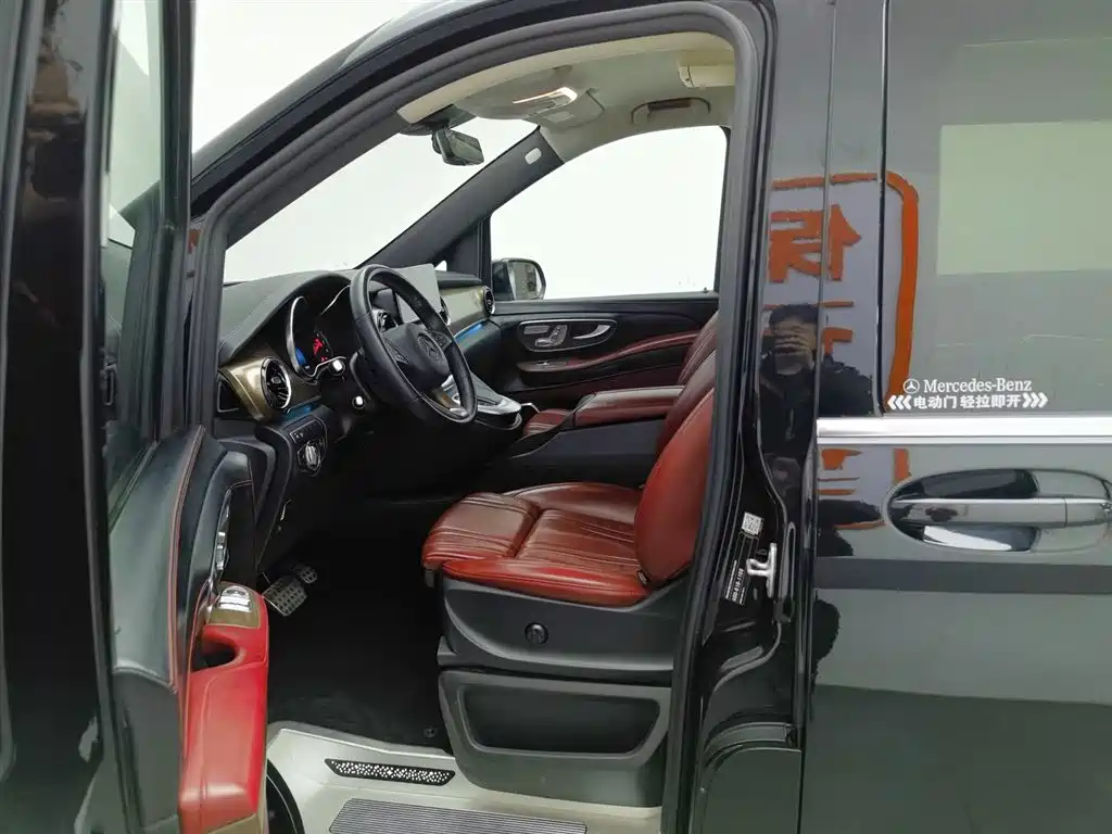 Mercedes-Benz V-Class 2022 V 260 L Long Wheelbase Luxury Edition купить на сайте DeffCars