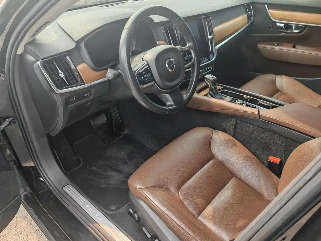 Volvo S90 2019 T5 Smart Edition купить на сайте DeffCars