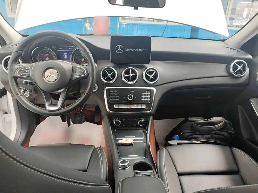 Mercedes-Benz GLA 2018 GLA 200 Dynamic купить на сайте DeffCars