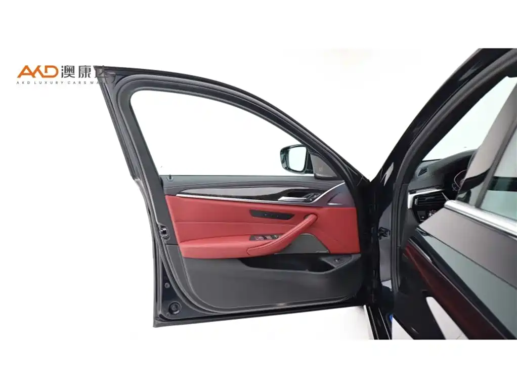 BMW 5 Series 2020 530Li Exclusive M Sports Package купить на сайте DeffCars