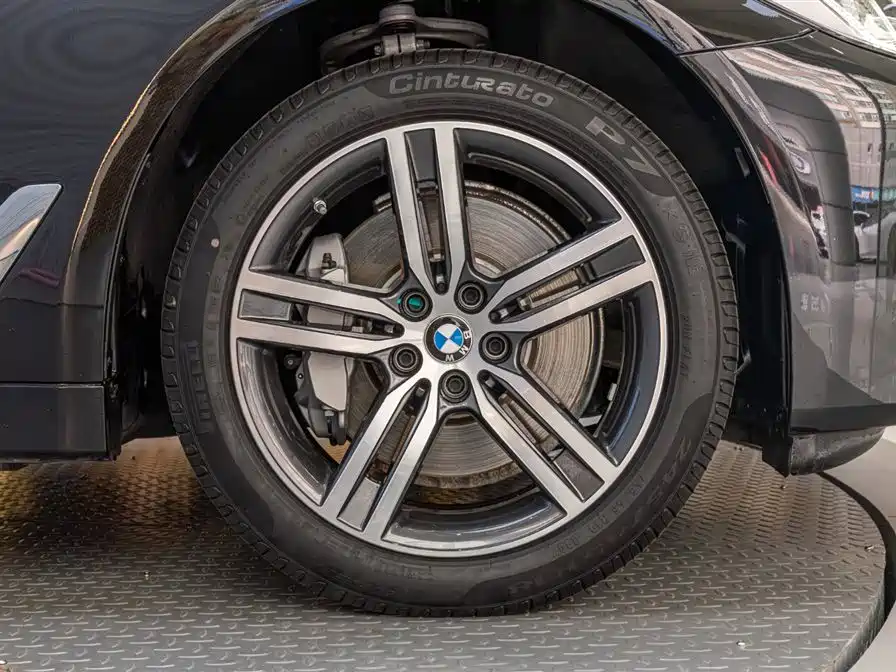 BMW 5 Series 2023 530Li Leading Luxury Package купить на сайте DeffCars