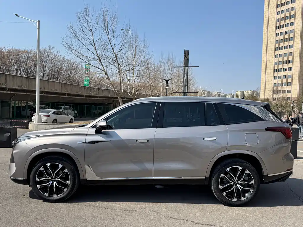 Roewe RX9 2023 2.0T four-wheel drive version купить на сайте DeffCars