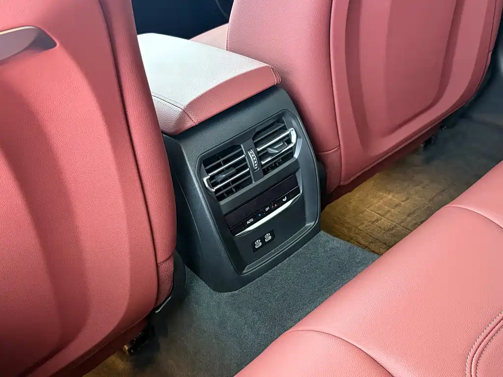 BMW 3 Series 2024 330i M Sports Night Package купить на сайте DeffCars