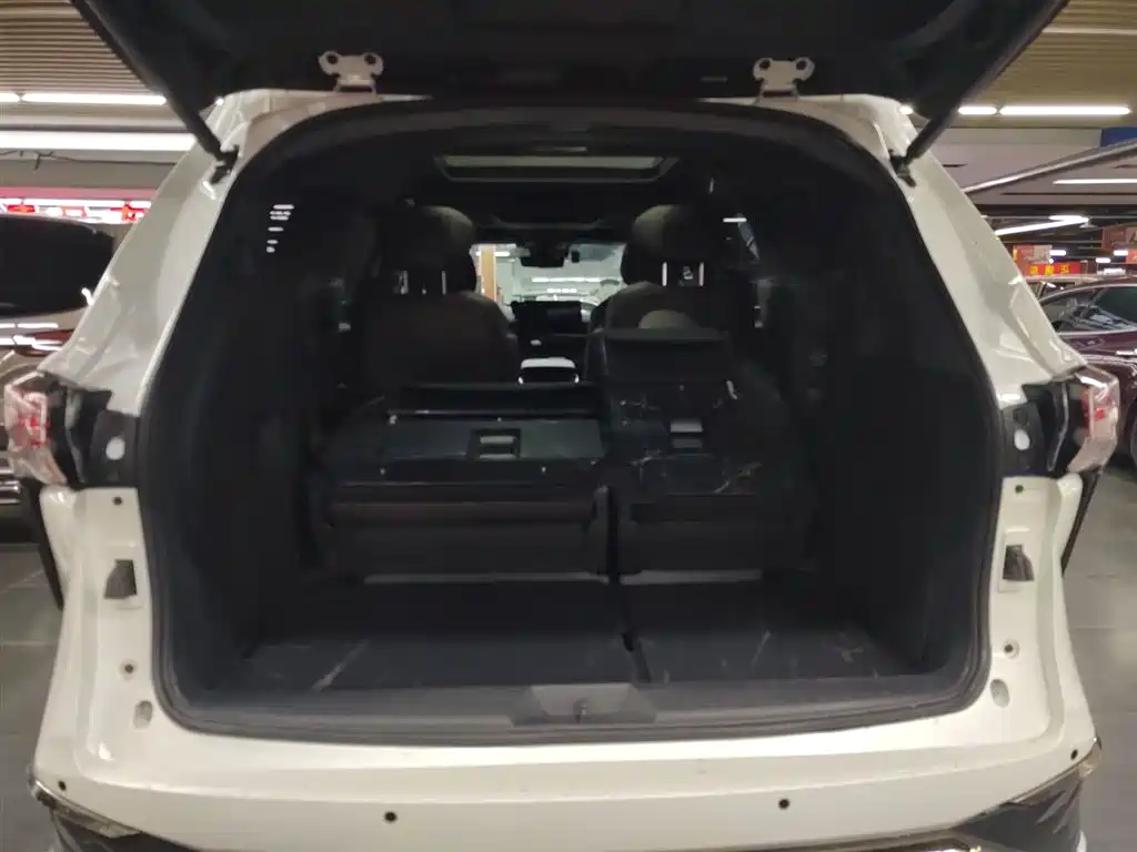 SIENNA 2023 2.5L Hybrid Platinum Edition купить на сайте DeffCars