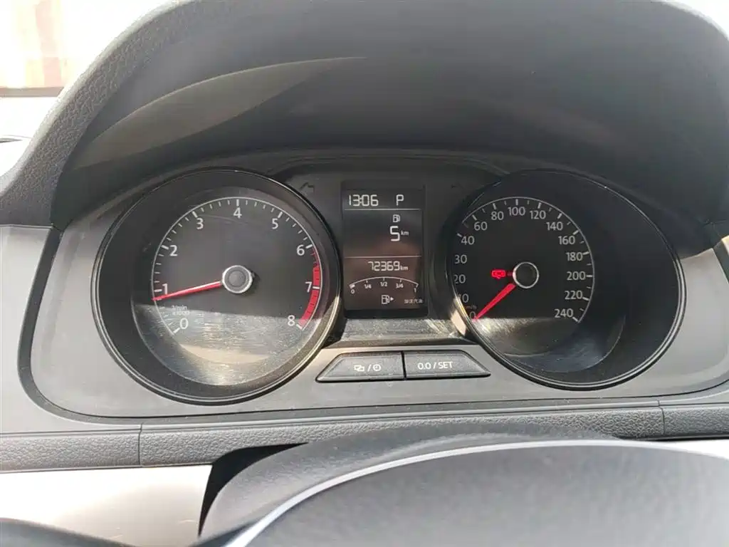 Lavida 2017 1.6L automatic fashion version купить на сайте DeffCars