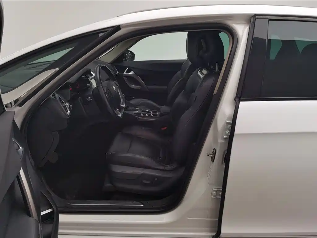 DS 5 2014 1.6T elegant version THP160 купить на сайте DeffCars