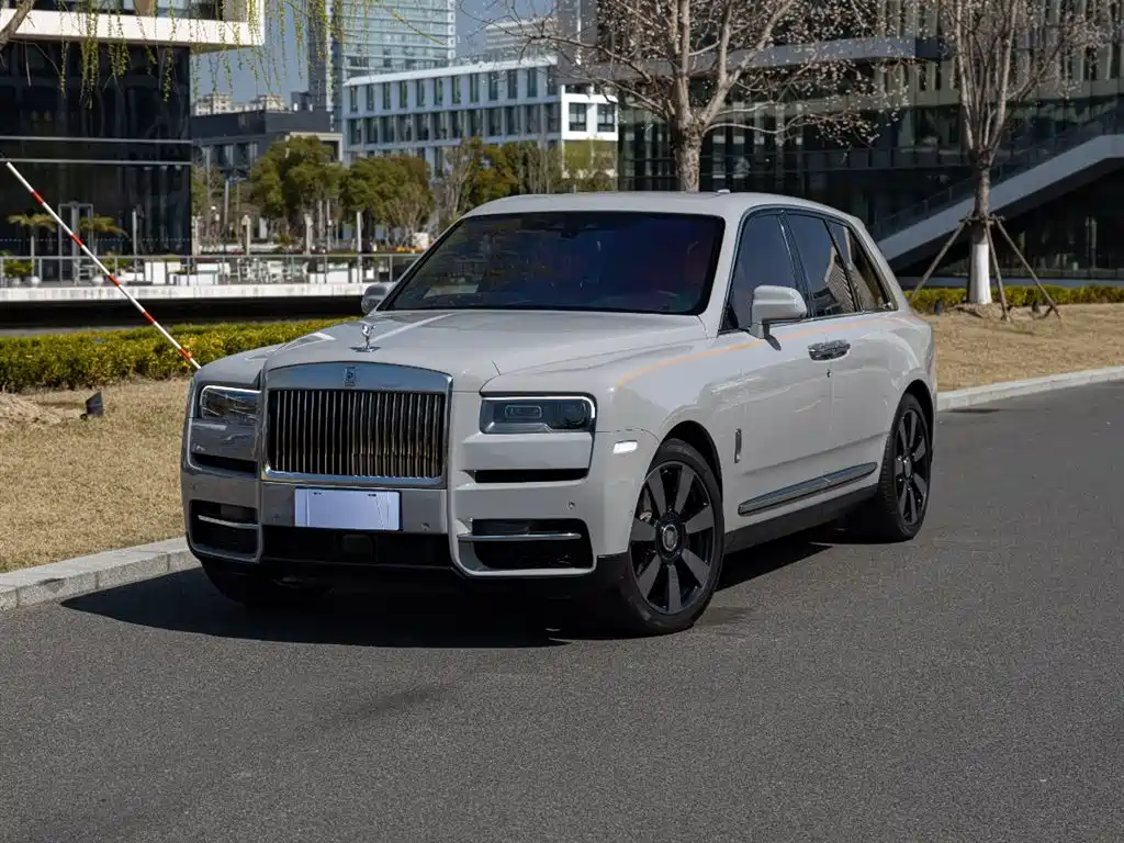 Cullinan 2024 four-seat version купить на сайте DeffCars