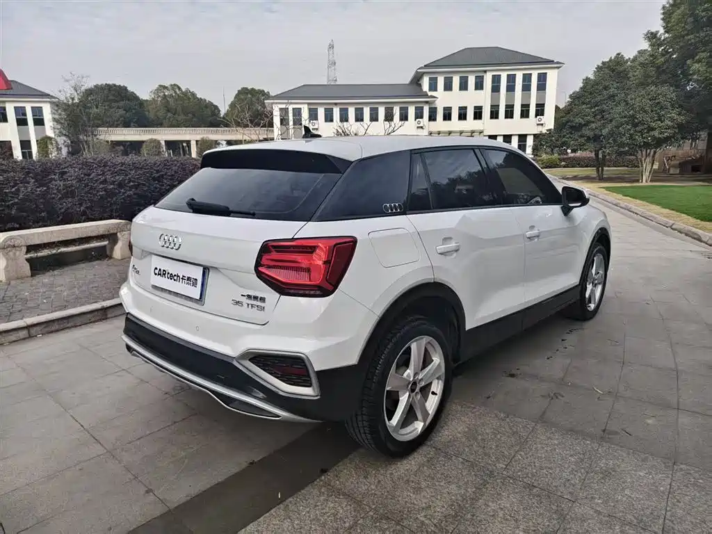 Audi Q2L 2022 35 TFSI Enterprising and Elegant Model купить на сайте DeffCars