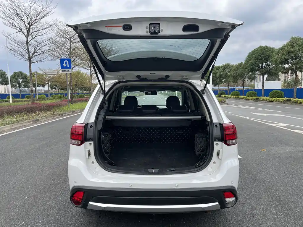 Outlander 2018 2.4L four-wheel drive elite version 5 seats купить на сайте DeffCars