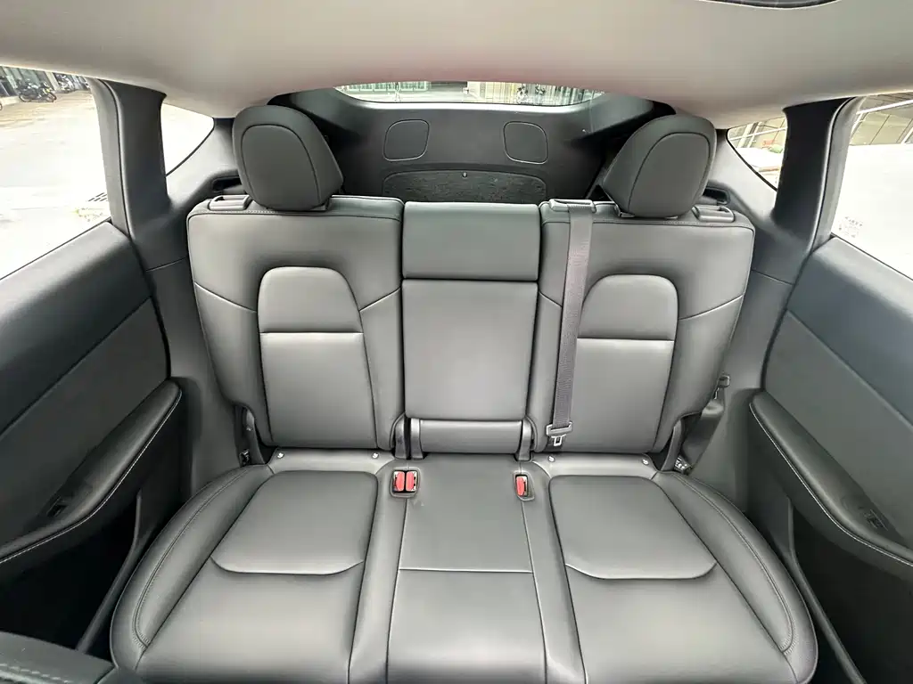 Model Y 2023 long-range all-wheel drive version купить на сайте DeffCars