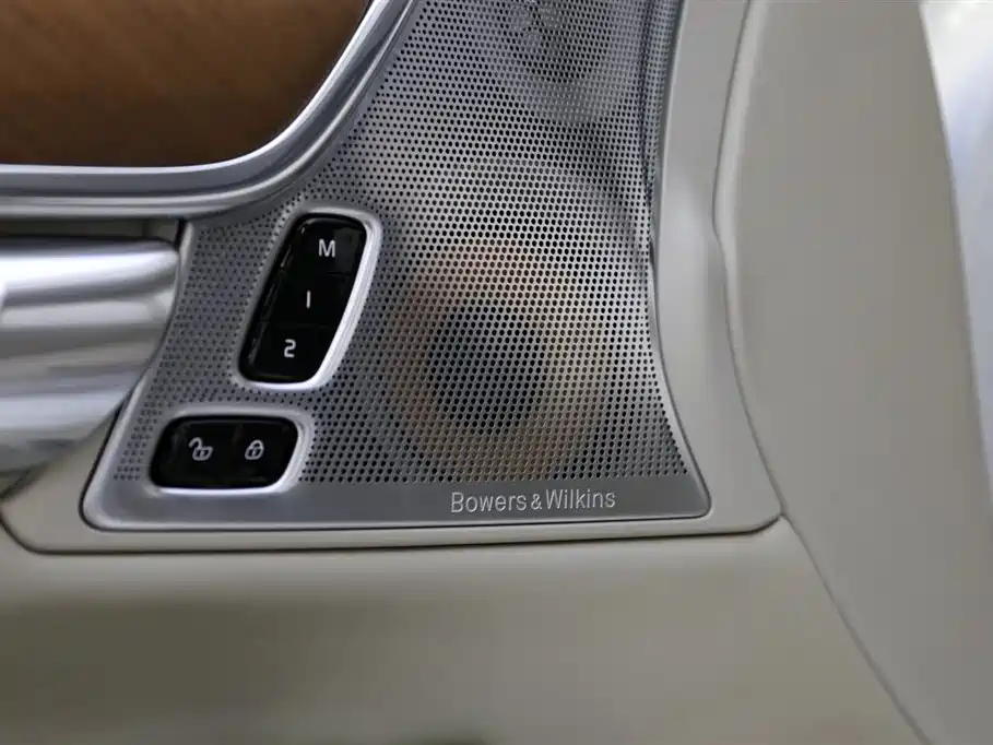Volvo S90 Plug-in Hybrid 2019 T8 E-Drive Hybrid Honor Edition 3 Seats National VI купить на сайте DeffCars