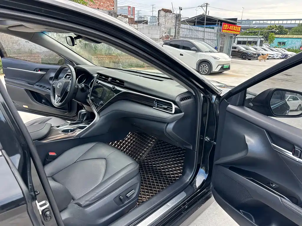 Camry 2021 2.0g Deluxe Edition купить на сайте DeffCars