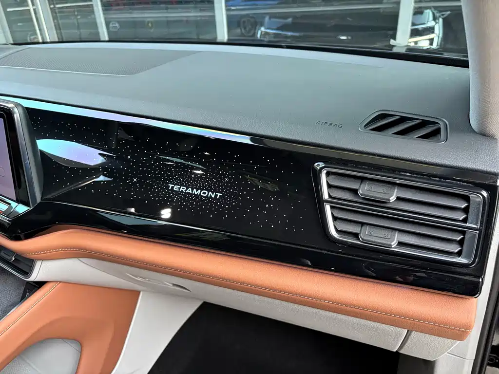 Touron 2022 380TSI four-wheel drive luxury version купить на сайте DeffCars